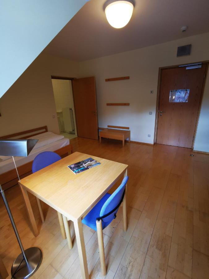 Haus Der Begegnung Heilig Geist Hotell Burghausen Exteriör bild