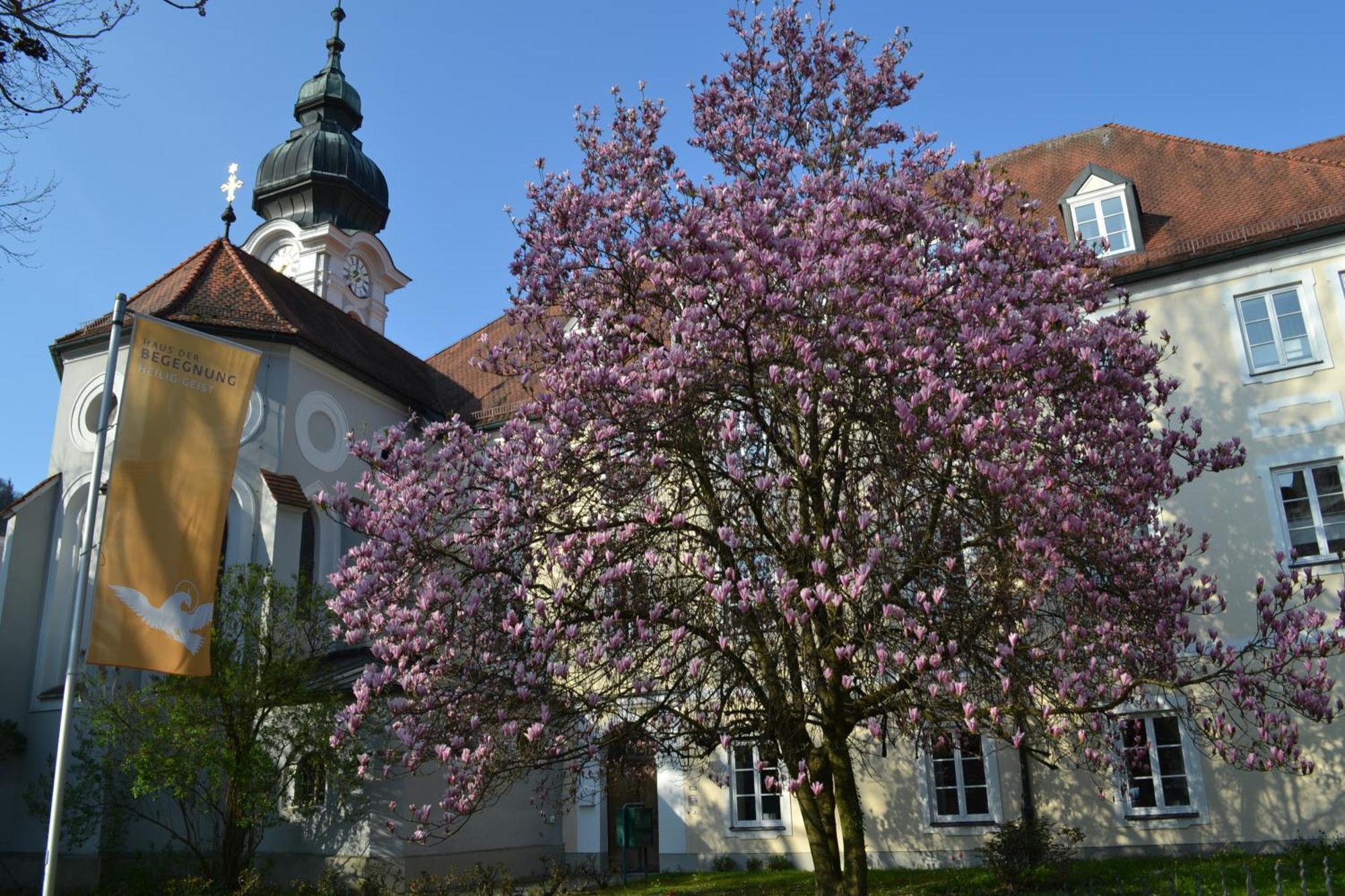 Haus Der Begegnung Heilig Geist Hotell Burghausen Exteriör bild