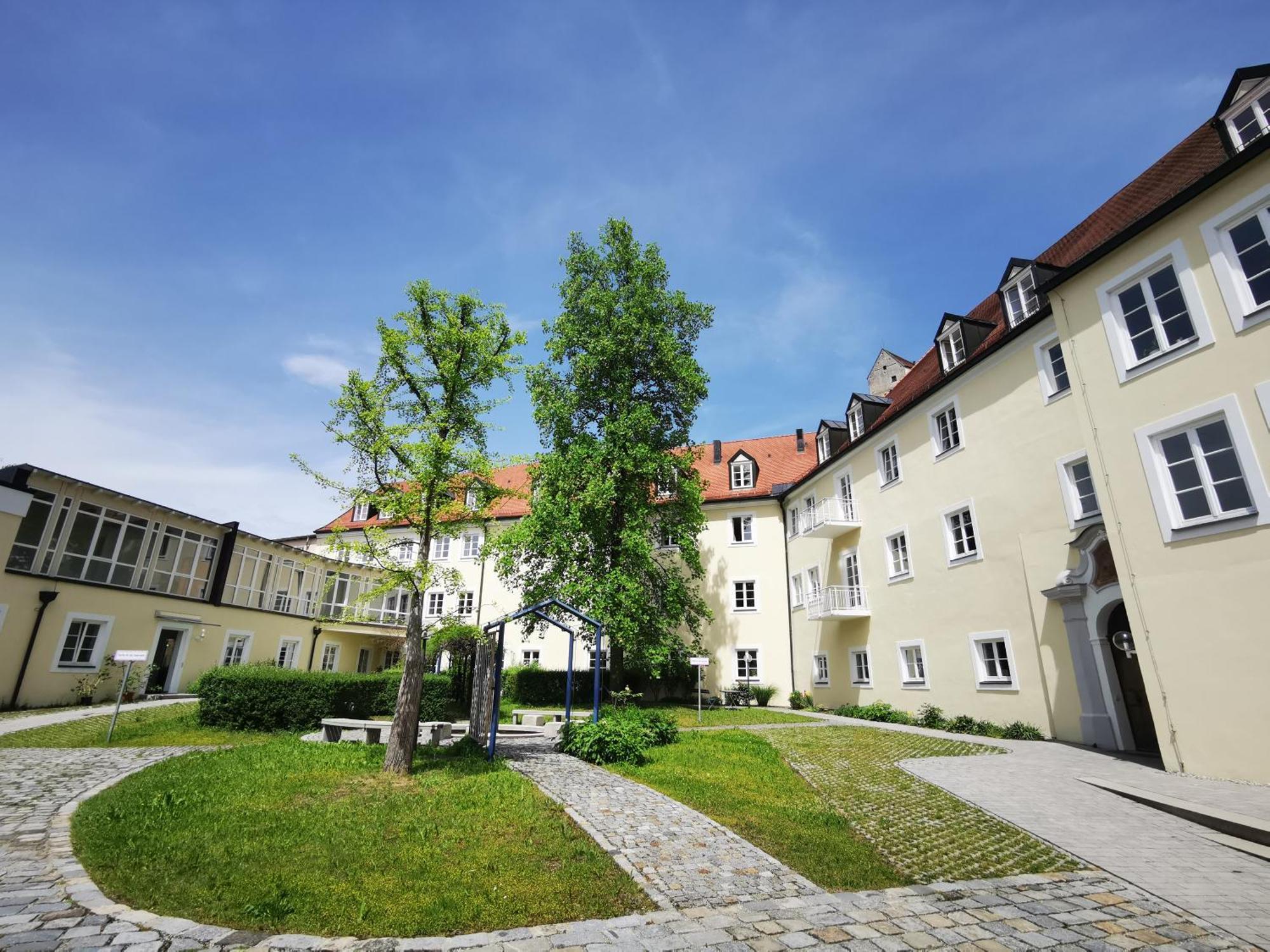 Haus Der Begegnung Heilig Geist Hotell Burghausen Exteriör bild