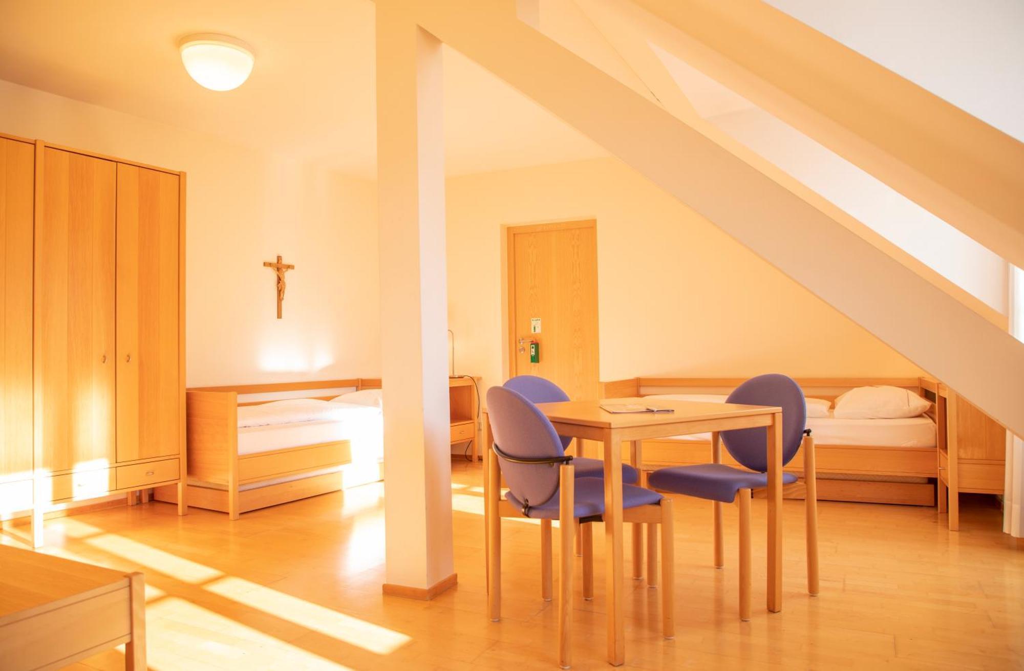 Haus Der Begegnung Heilig Geist Hotell Burghausen Exteriör bild