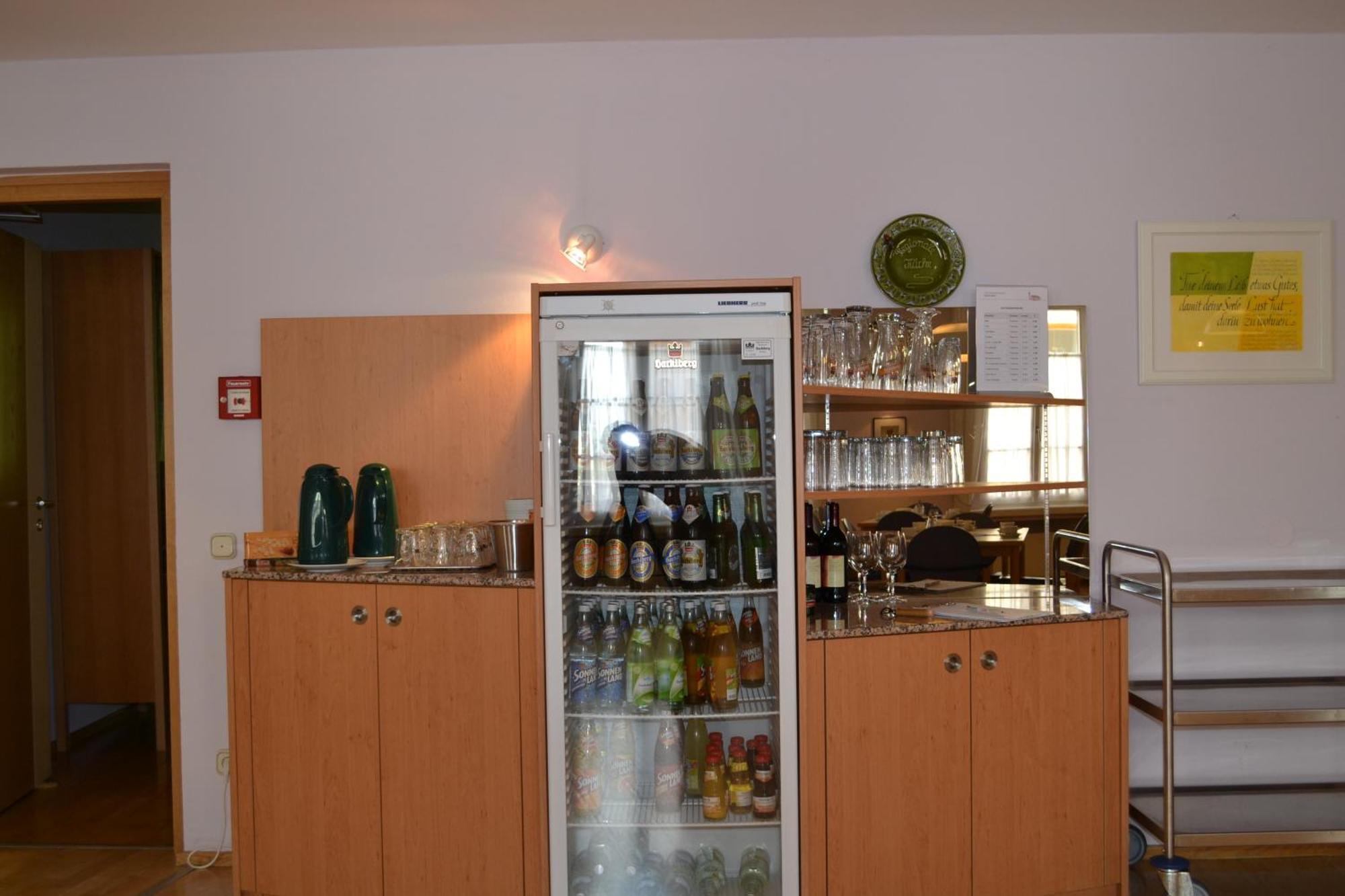 Haus Der Begegnung Heilig Geist Hotell Burghausen Exteriör bild
